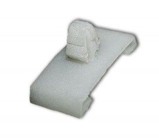 Пистон обшивки двери (нижний) Chery Amulet A15-6102113